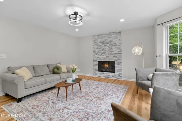 $649,900 | 8860 Brucewood Lane, Knoxville, TN 37923