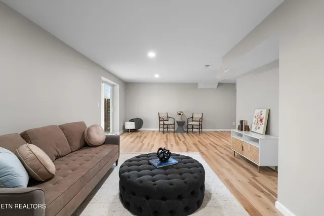 $649,900 | 8860 Brucewood Lane, Knoxville, TN 37923