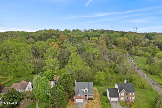 $649,900 | 8860 Brucewood Lane, Knoxville, TN 37923