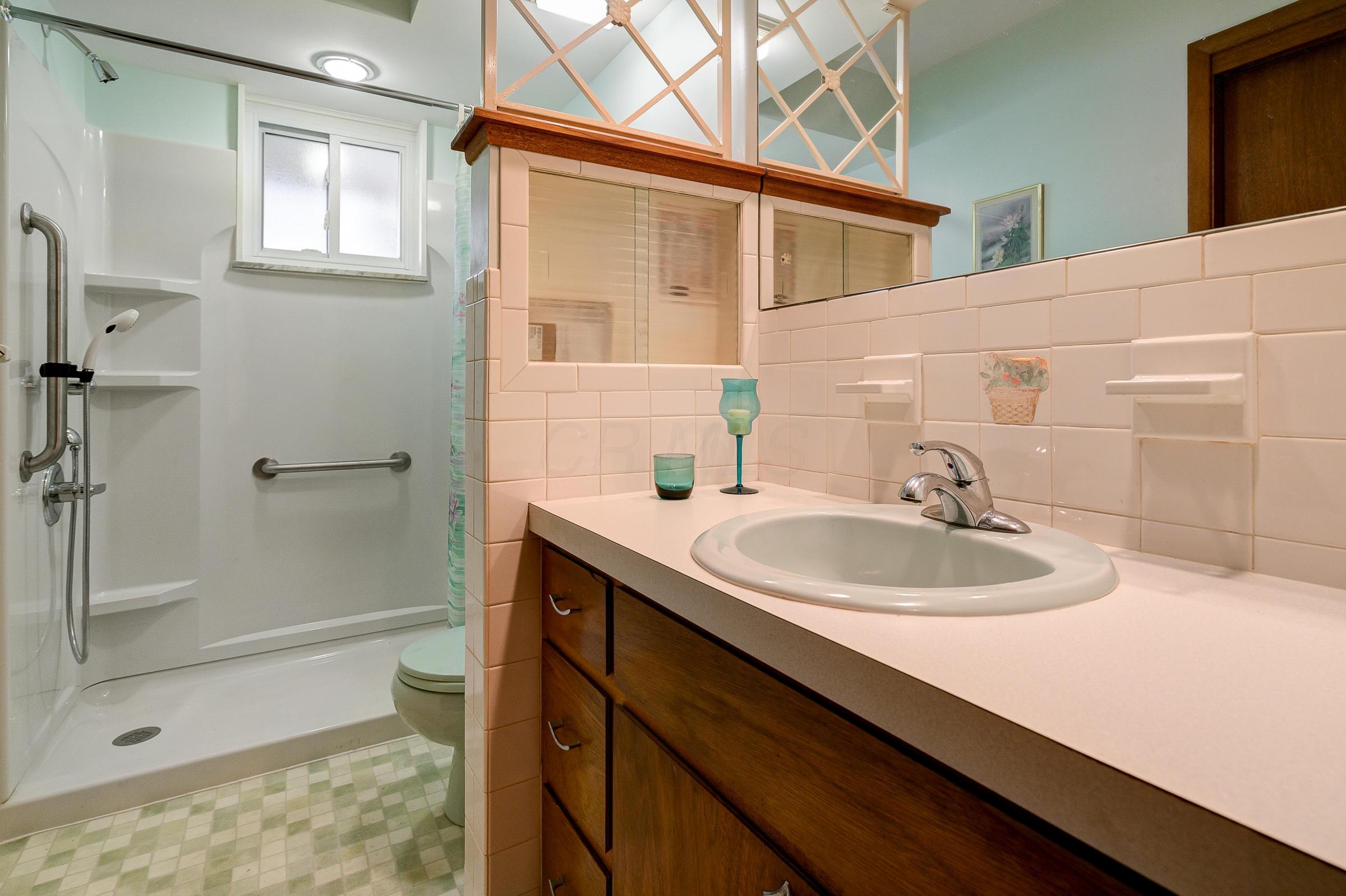 5282 Hazelwood Road Columbus, OH 43229 - Photo 14 of 31 Gallery Image 14