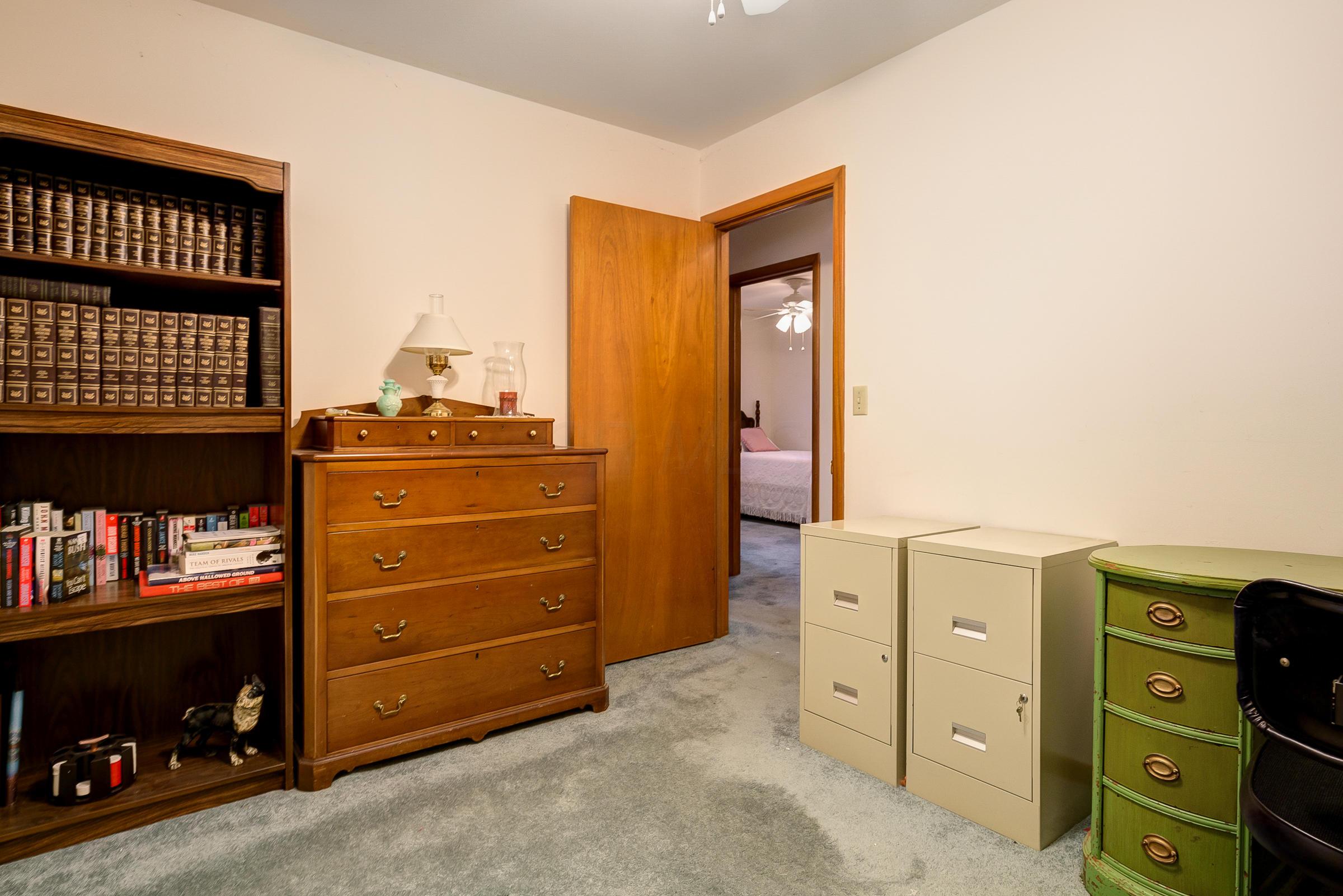 5282 Hazelwood Road Columbus, OH 43229 - Photo 17 of 31 Gallery Image 17