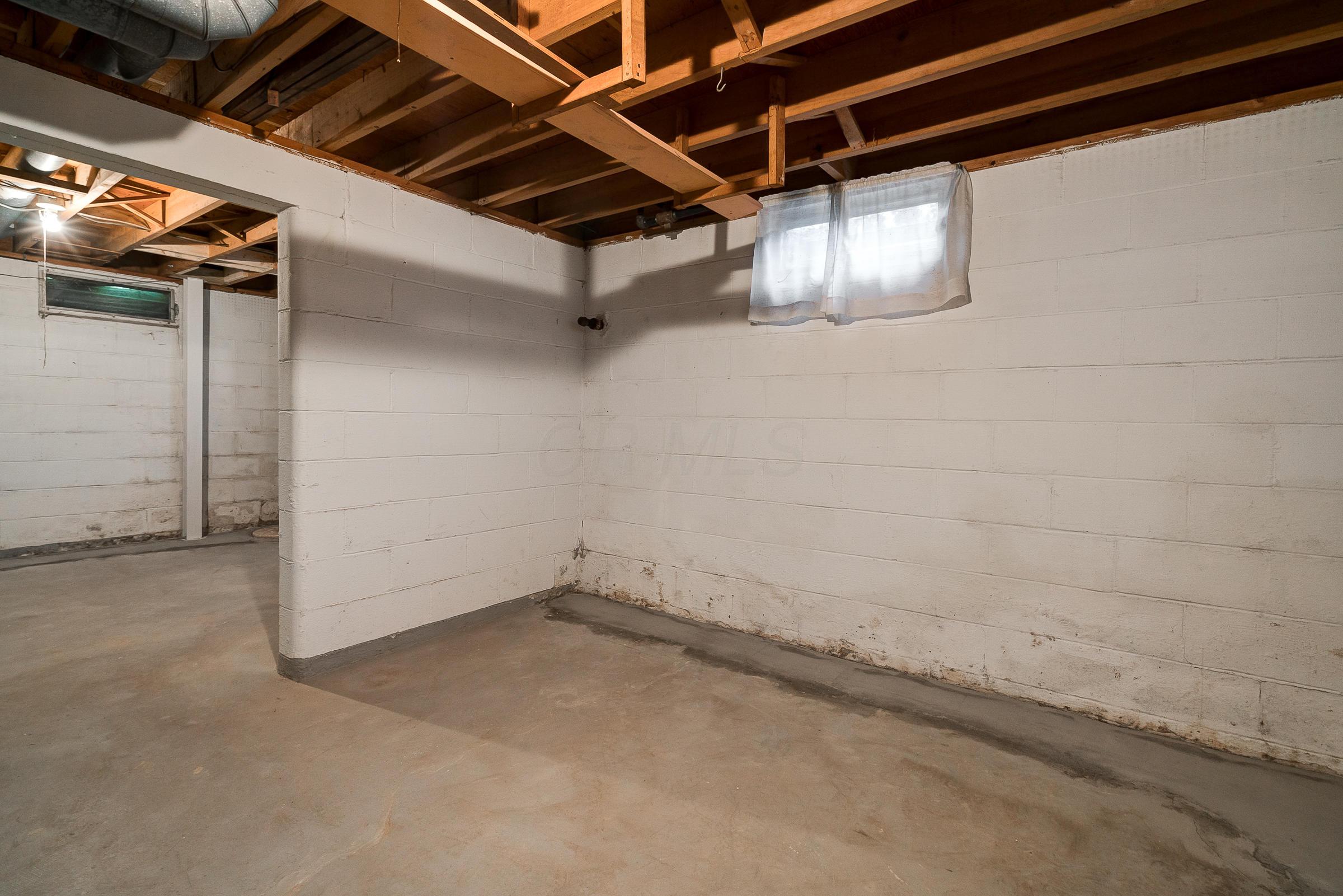 5282 Hazelwood Road Columbus, OH 43229 - Photo 26 of 31 Gallery Image 26
