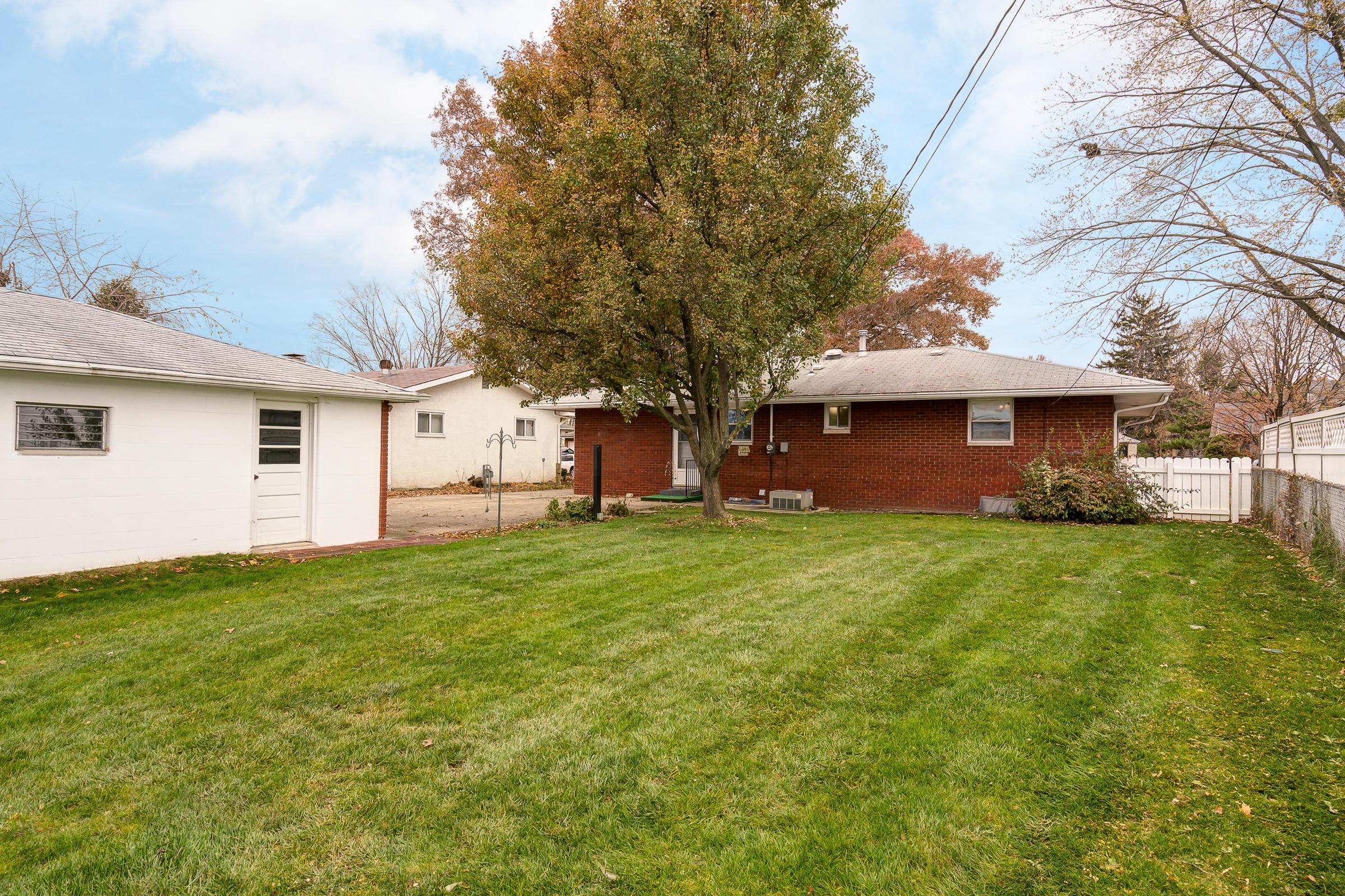5282 Hazelwood Road Columbus, OH 43229 - Photo 3 of 31 Gallery Image 3