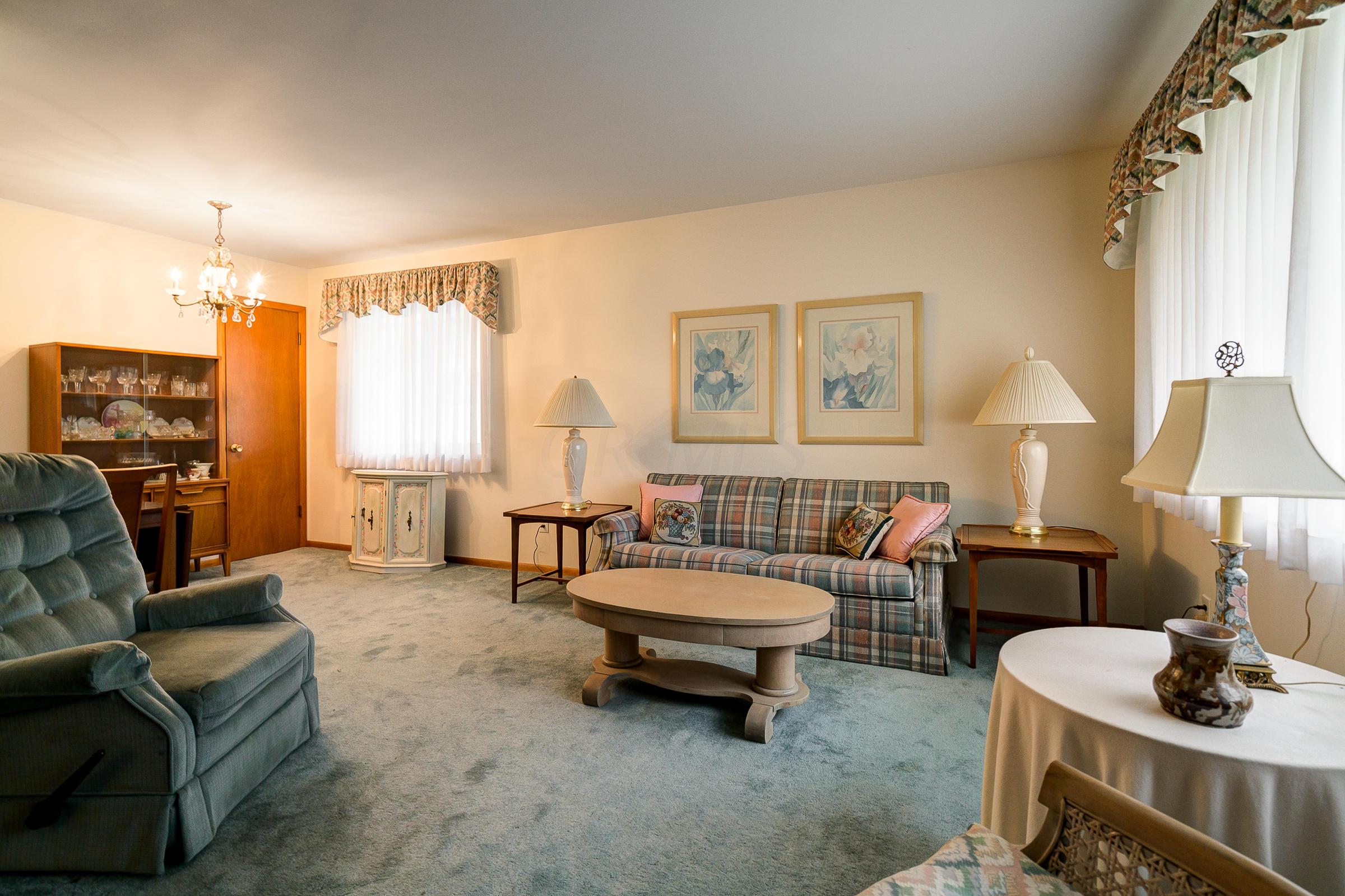 5282 Hazelwood Road Columbus, OH 43229 - Photo 6 of 31 Gallery Image 6