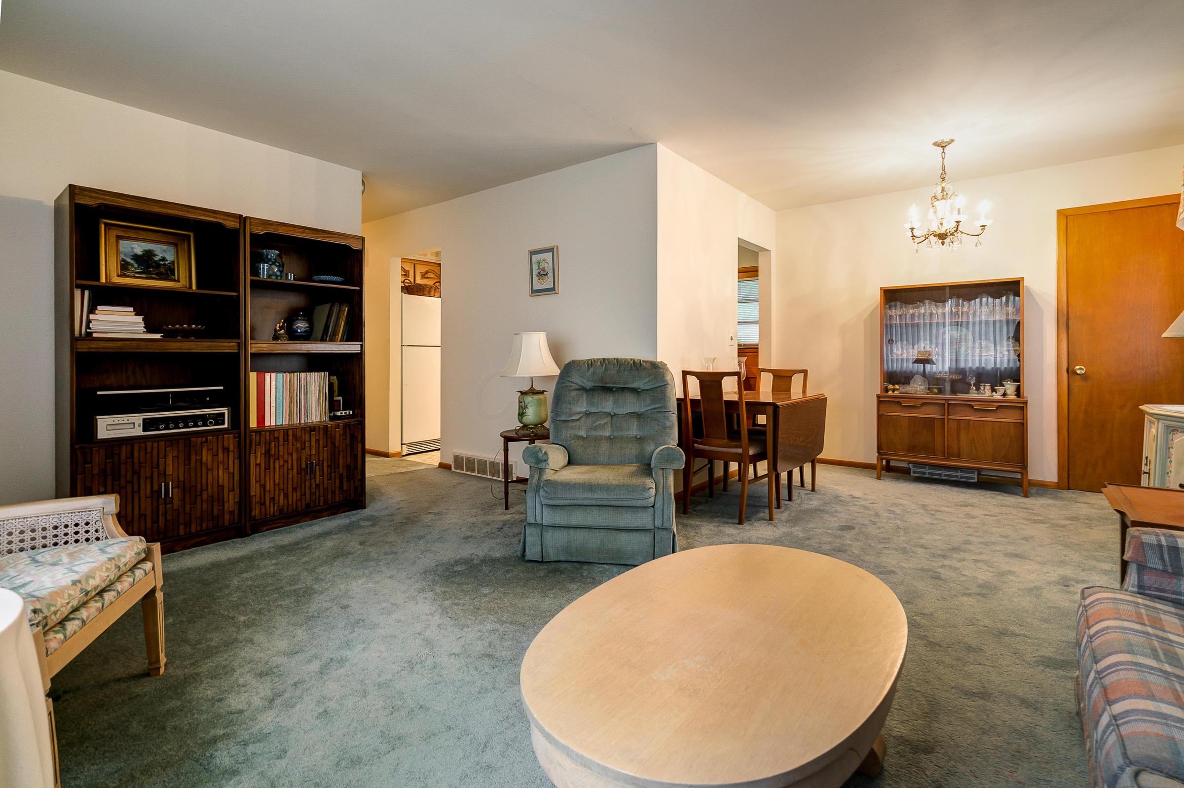5282 Hazelwood Road Columbus, OH 43229 - Photo 7 of 31 Gallery Image 7