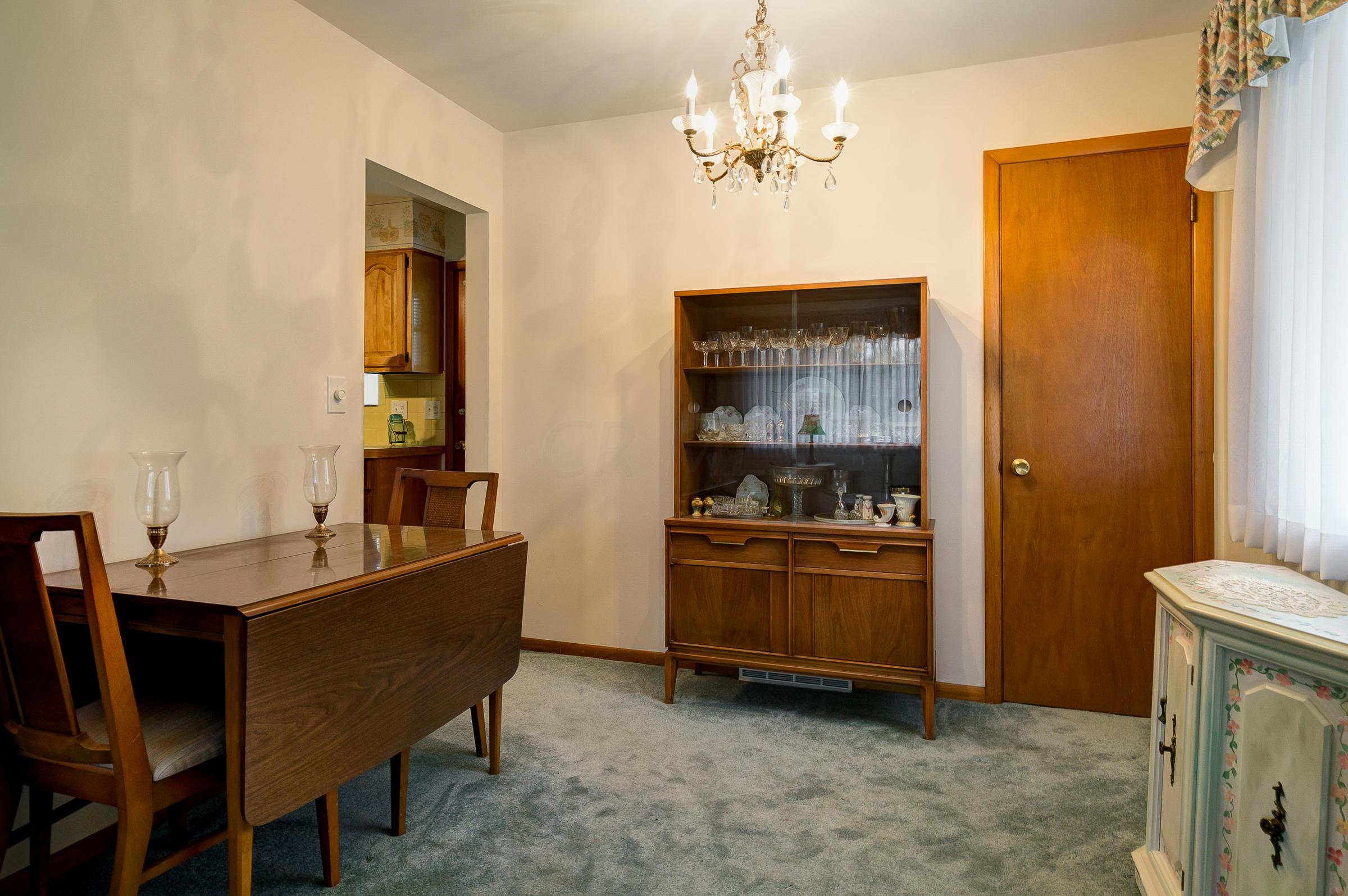 5282 Hazelwood Road Columbus, OH 43229 - Photo 8 of 31 Gallery Image 8