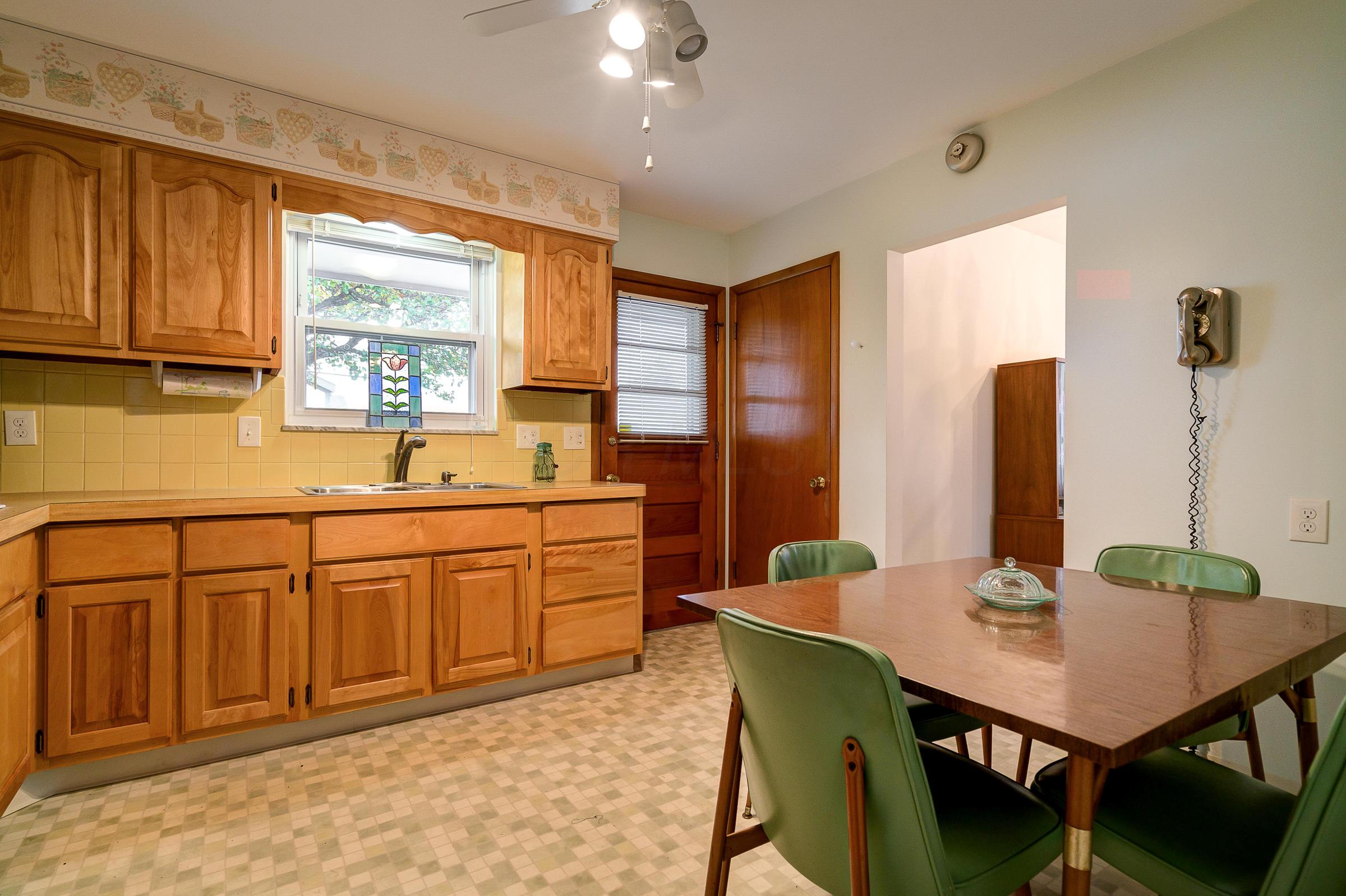 5282 Hazelwood Road Columbus, OH 43229 - Photo 10 of 31 Gallery Image 10