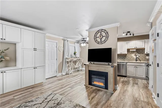 $172,500 | 500 Lake Marina Drive, Unit 212, New Orleans, LA 70124