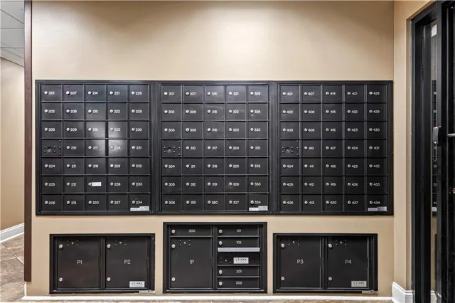 $172,500 | 500 Lake Marina Drive, Unit 212, New Orleans, LA 70124