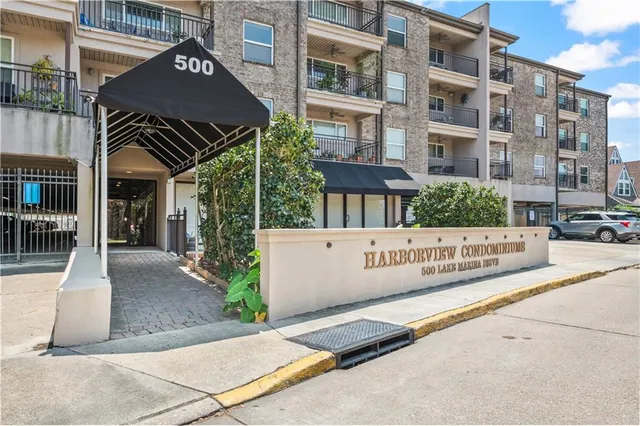 $172,500 | 500 Lake Marina Drive, Unit 212, New Orleans, LA 70124
