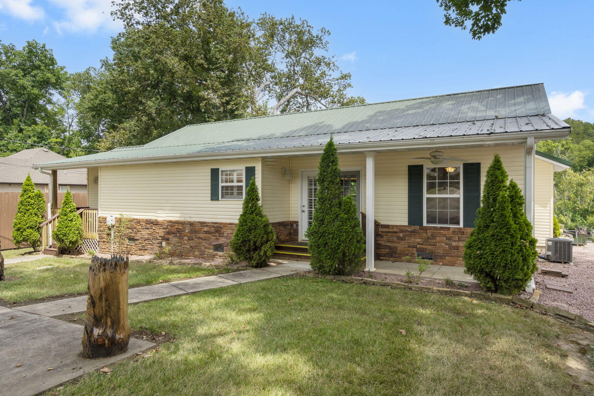1612 Acacia Club Road Hollister, MO 65672 - Photo 21 of 82 1612 front