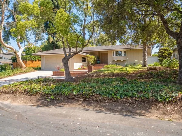 $2,195,000 | 4012 Vía Opata, Palos Verdes Estates, CA 90274
