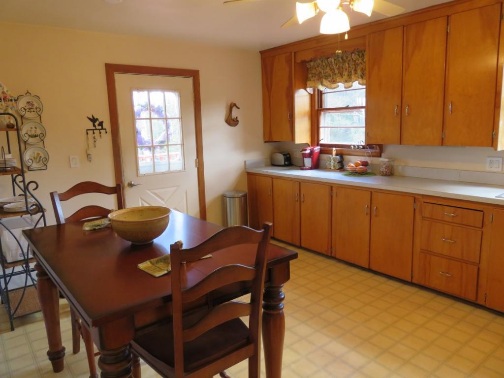 434 Castleman Road Vestal, NY 13850 - Photo 4 of 17 Gallery Image 4