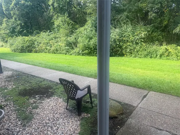 $2,250 | 5 Laramie Court, Coram, NY 11727