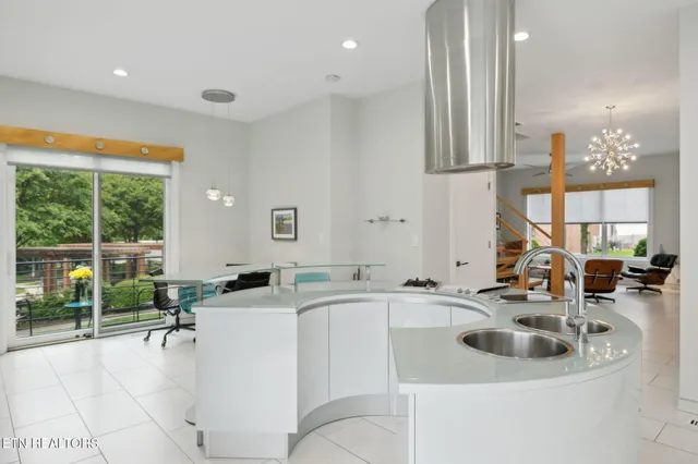 $980,000 | 9432 Clingmans Dome Drive, Knoxville, TN 37922