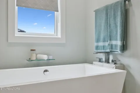 $980,000 | 9432 Clingmans Dome Drive, Knoxville, TN 37922