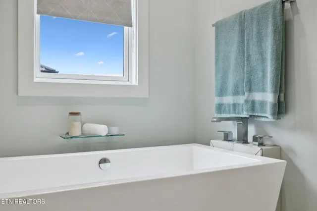 $980,000 | 9432 Clingmans Dome Drive, Knoxville, TN 37922