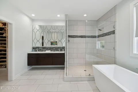 $980,000 | 9432 Clingmans Dome Drive, Knoxville, TN 37922