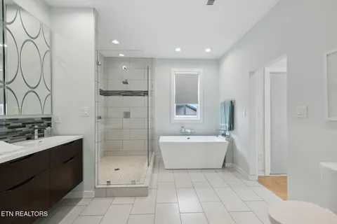 $980,000 | 9432 Clingmans Dome Drive, Knoxville, TN 37922