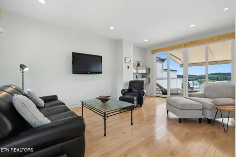 $980,000 | 9432 Clingmans Dome Drive, Knoxville, TN 37922