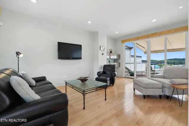 $980,000 | 9432 Clingmans Dome Drive, Knoxville, TN 37922