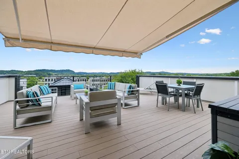 $980,000 | 9432 Clingmans Dome Drive, Knoxville, TN 37922