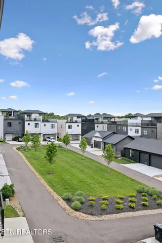 $980,000 | 9432 Clingmans Dome Drive, Knoxville, TN 37922