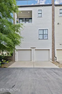 $980,000 | 9432 Clingmans Dome Drive, Knoxville, TN 37922