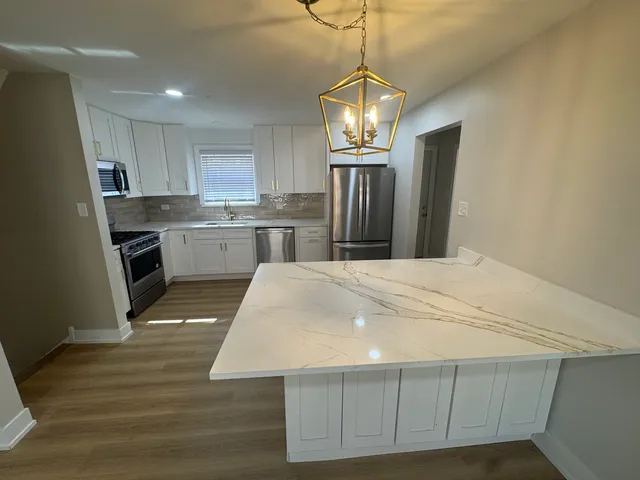 $204,900 | 15037 Irving Avenue, Dolton, IL 60419