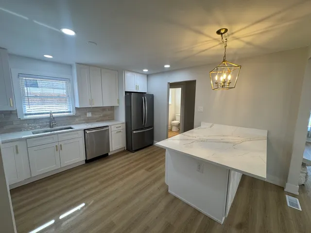 $204,900 | 15037 Irving Avenue, Dolton, IL 60419