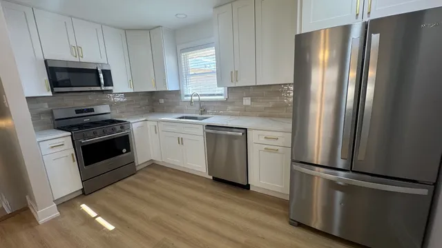 $204,900 | 15037 Irving Avenue, Dolton, IL 60419