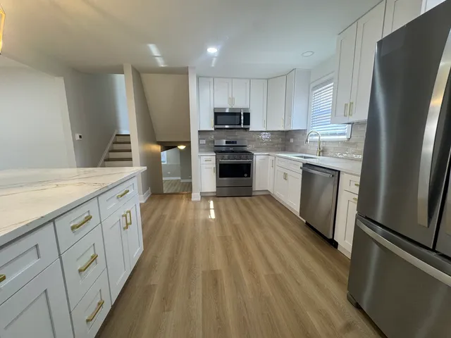 $204,900 | 15037 Irving Avenue, Dolton, IL 60419