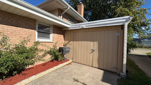 $204,900 | 15037 Irving Avenue, Dolton, IL 60419