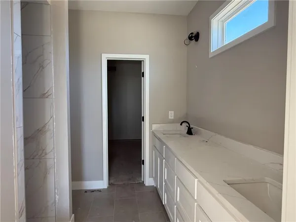 $585,000 | 31401 West 85th Street, De Soto, KS 66018