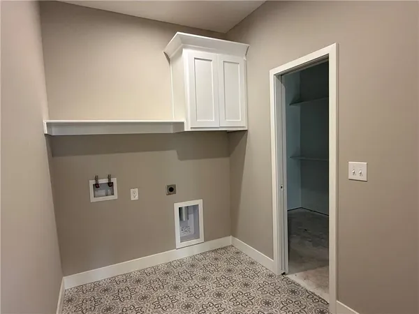 $585,000 | 31401 West 85th Street, De Soto, KS 66018