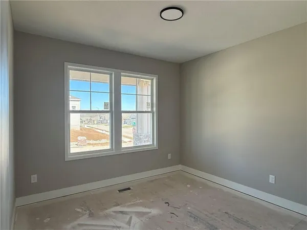 $585,000 | 31401 West 85th Street, De Soto, KS 66018