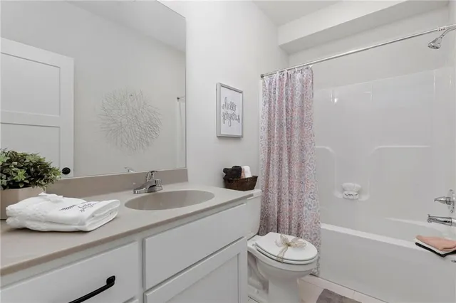 $585,000 | 31401 West 85th Street, De Soto, KS 66018