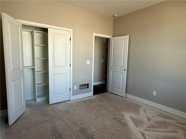 $585,000 | 31401 West 85th Street, De Soto, KS 66018