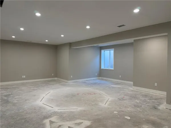 $585,000 | 31401 West 85th Street, De Soto, KS 66018