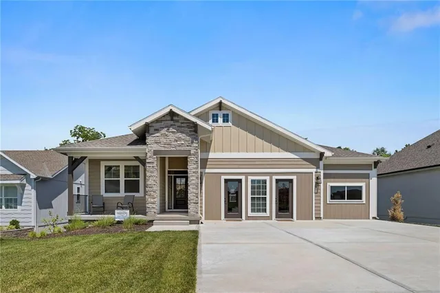 $585,000 | 31401 West 85th Street, De Soto, KS 66018