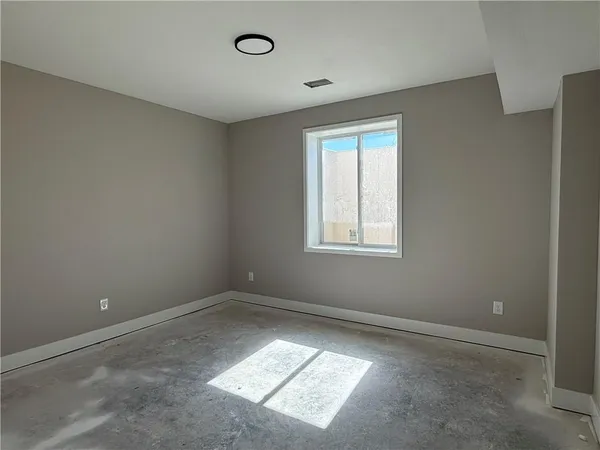 $585,000 | 31401 West 85th Street, De Soto, KS 66018