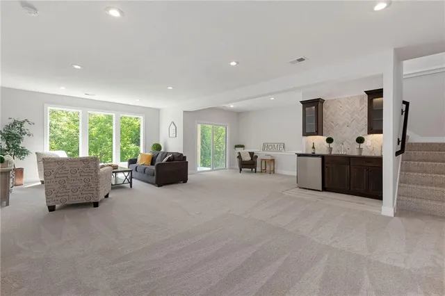 $585,000 | 31401 West 85th Street, De Soto, KS 66018