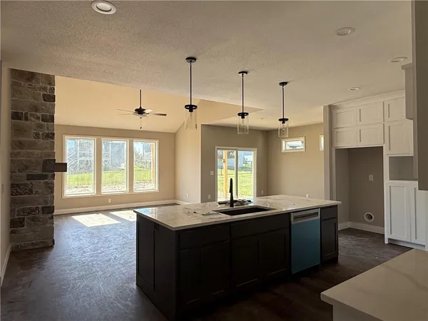 $585,000 | 31401 West 85th Street, De Soto, KS 66018