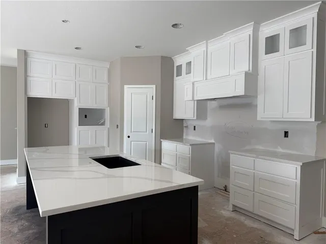 $585,000 | 31401 West 85th Street, De Soto, KS 66018