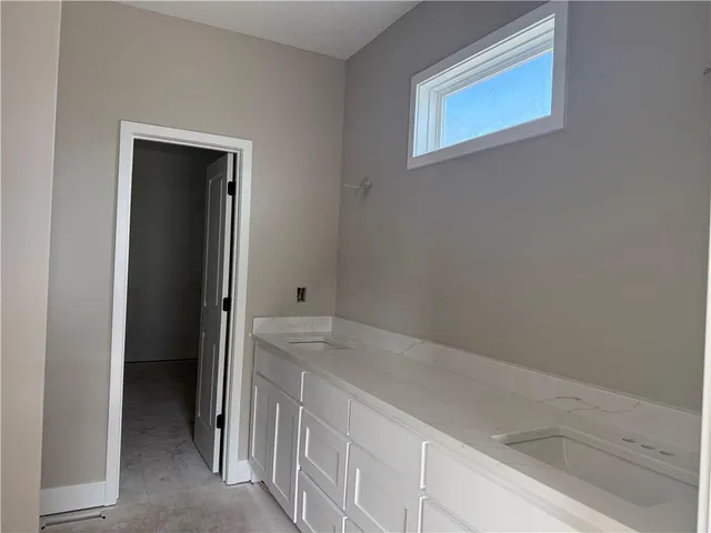 $585,000 | 31401 West 85th Street, De Soto, KS 66018