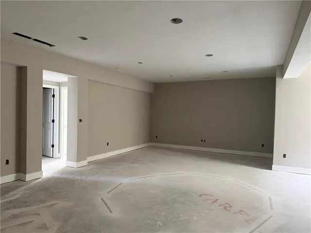 $585,000 | 31401 West 85th Street, De Soto, KS 66018