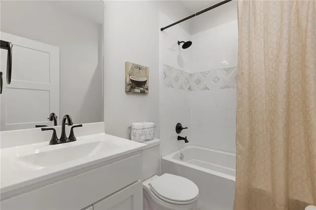 $585,000 | 31401 West 85th Street, De Soto, KS 66018