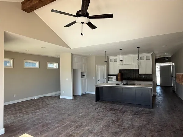 $585,000 | 31401 West 85th Street, De Soto, KS 66018
