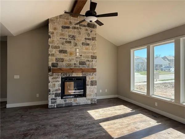 $585,000 | 31401 West 85th Street, De Soto, KS 66018