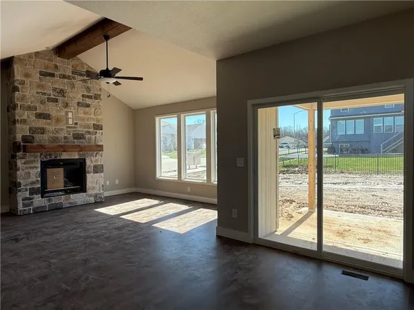 $585,000 | 31401 West 85th Street, De Soto, KS 66018